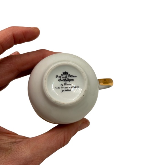 Fine white china expresso cups set of 4 cups w/ 3 saucers - Picture 6 of 7